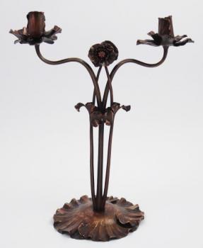 Secesní měděný svícen s květy Secesní měděný svícen s květy